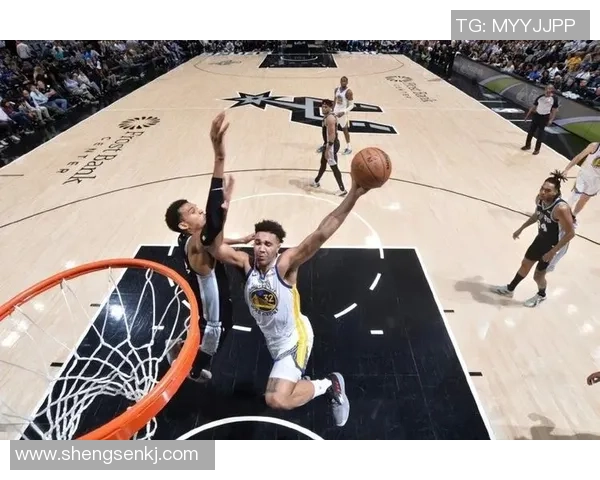 文班亚马首场比赛表现惊艳五次盖帽并隔扣字母哥引发广泛讨论