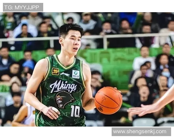 郭昊文：从篮球新星到职业生涯的璀璨之路与未来展望